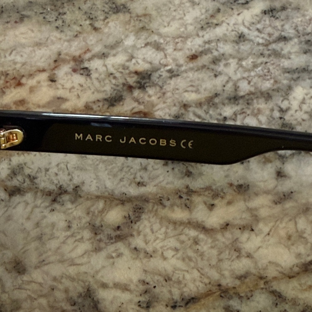 New Black Marc Jacob’s Sunglasses with Gold Accents - Picture 3 of 4